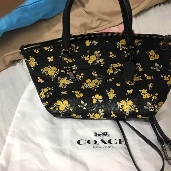 🥀NeW!!🥀 COACH PRAIRIE CROSS STITCH FLORAL PRINT ROSES SATCHEL 87109 - Picture 6 of 15